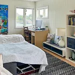 Cozy Home In Hellvik With Wifi *