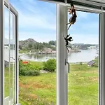 Cozy Home In Hellvik With Wifi Holiday home